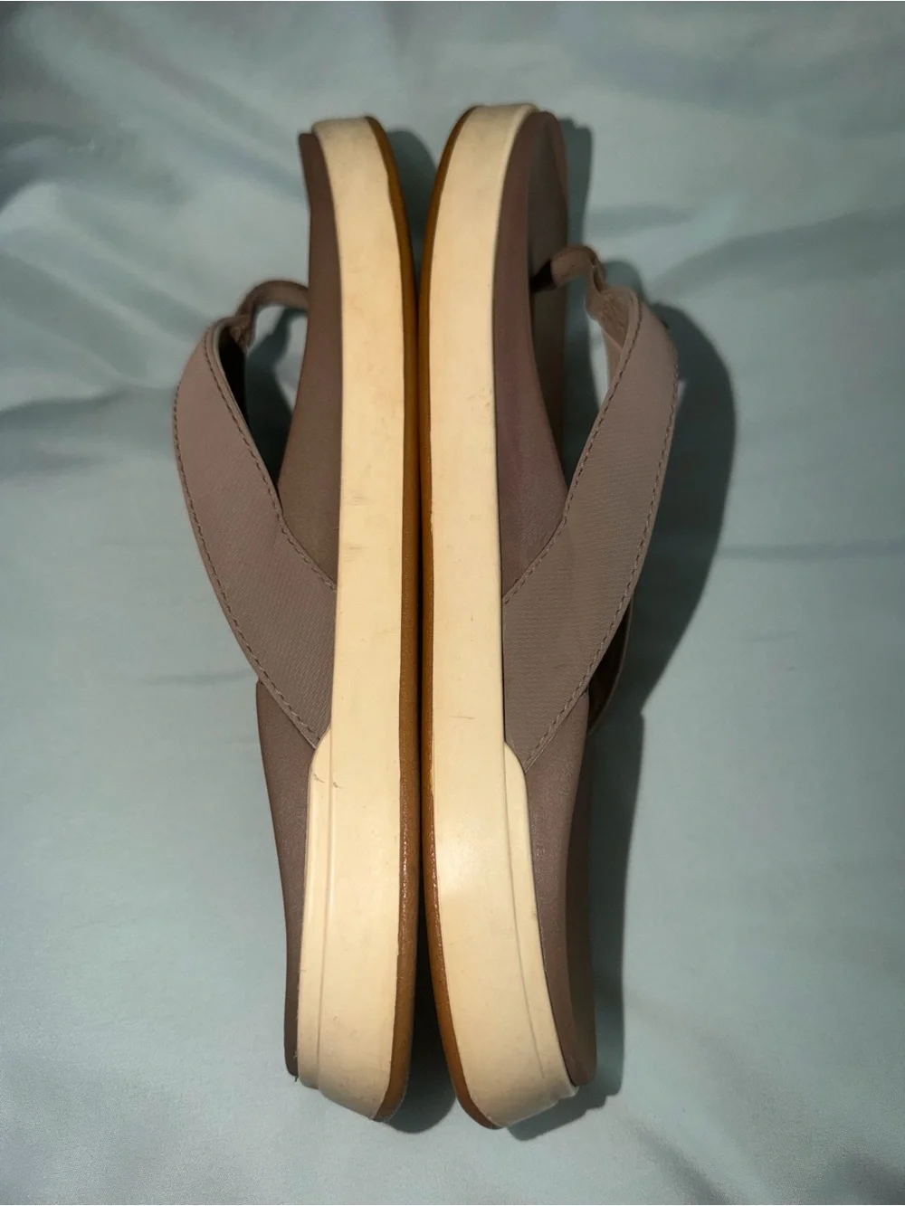 Olukai Womens Nu A Pi O Warm Taupe Flip Flop Sandal